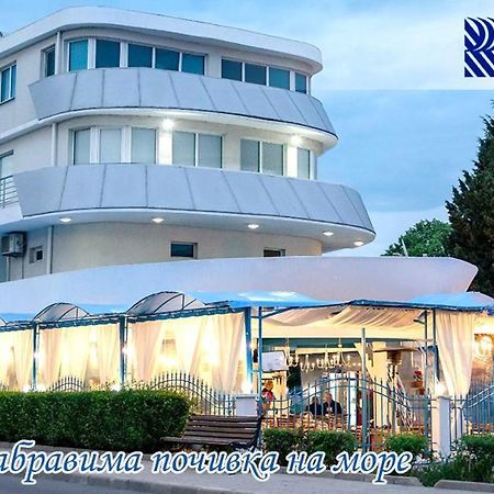 Семеен Хотел "Кораб Ренеса" Ravda Exterior photo