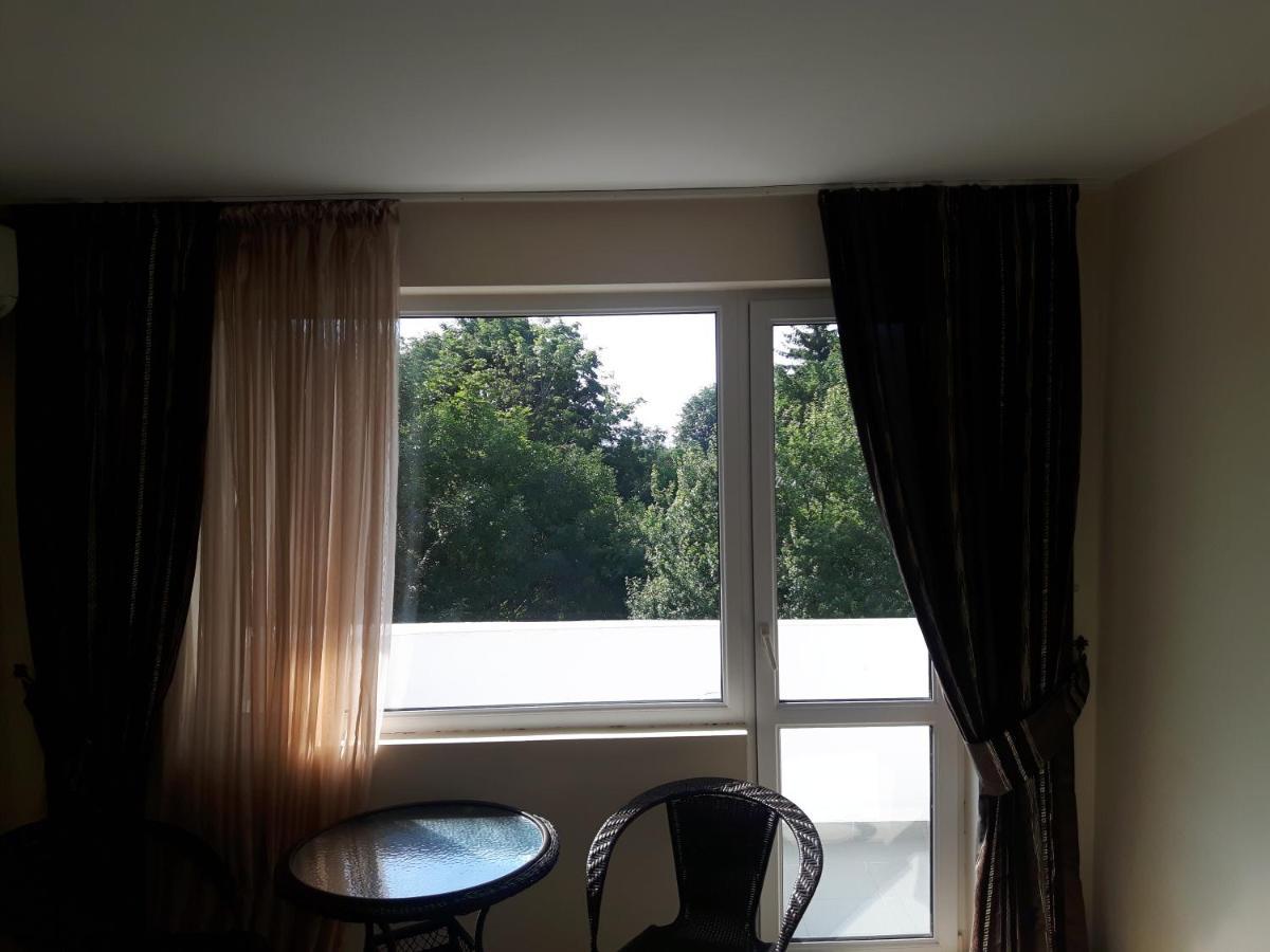 Семеен Хотел "Кораб Ренеса" Ravda Exterior photo